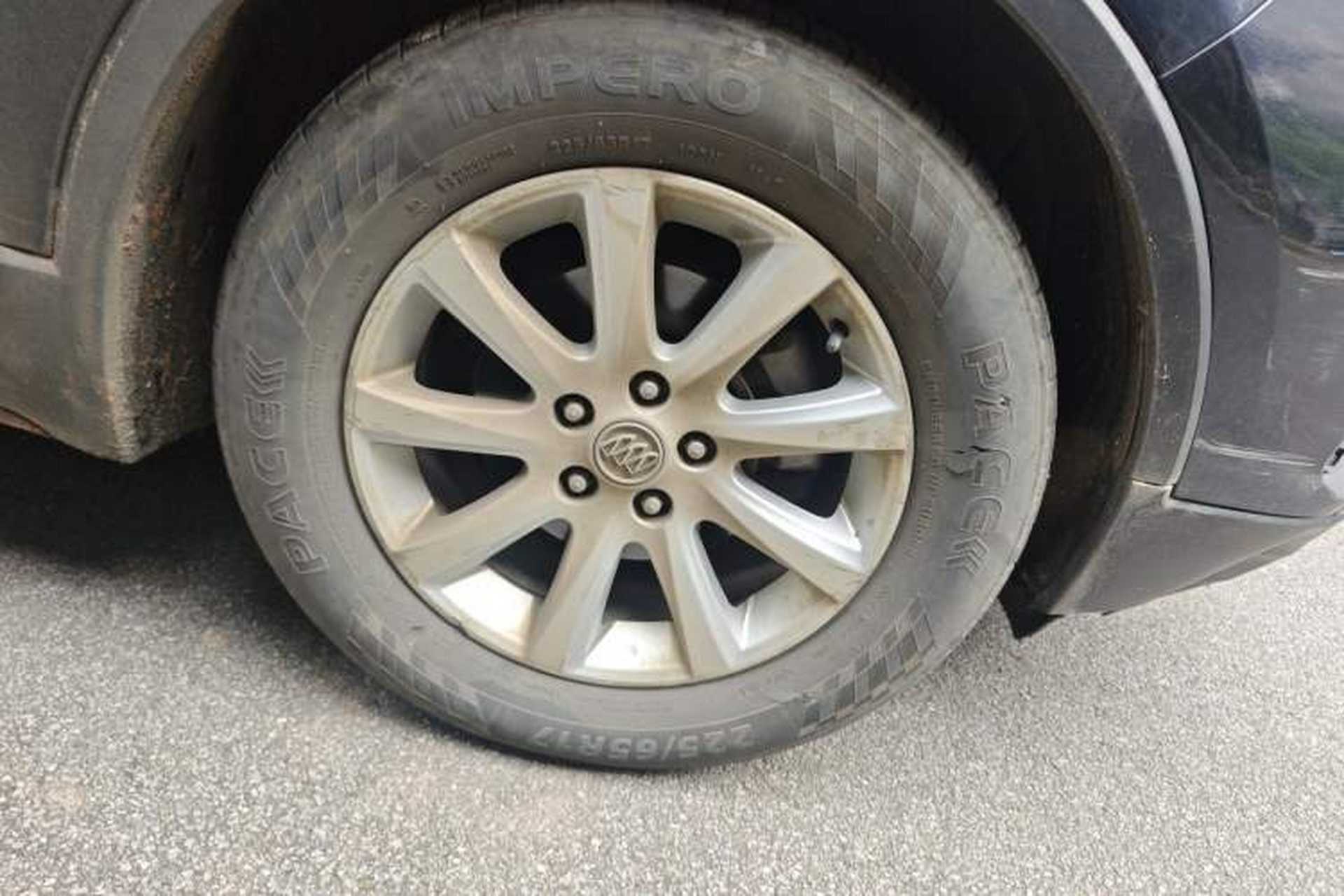 Used Buick Envision 2020 20T Two-Wheel Drive Leading Version Right Front Wheel Hub