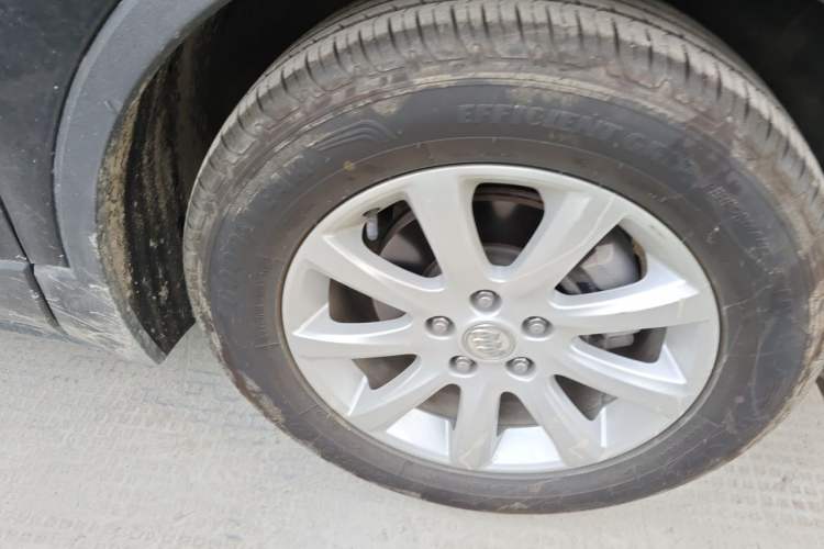 Used Buick Envision 2020 20T Two-Wheel Drive Elite Version Right Front Wheel Hub
