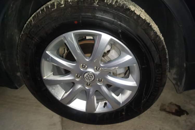 Used Buick Envision 2020 20T Two-Wheel Drive Leading Version Right Front Wheel Hub