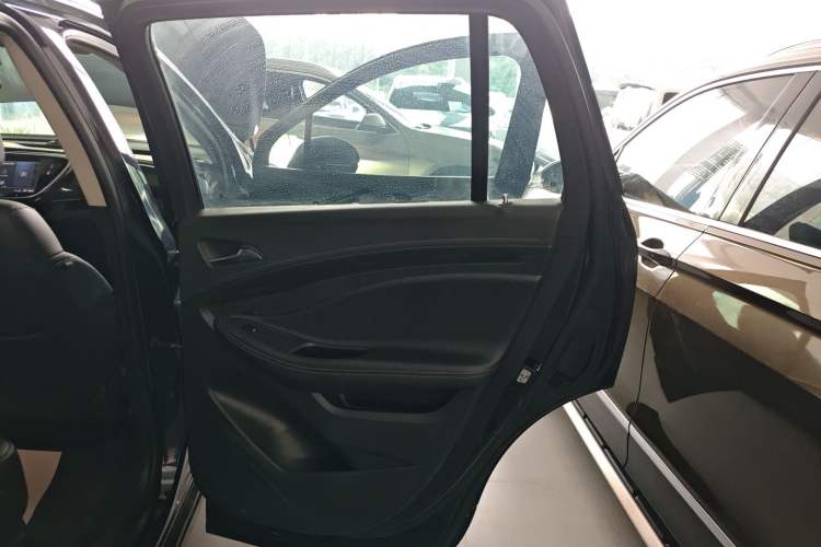 Used Buick Envision 2020 20T Two-Wheel Drive Elite Version Right Rear Door Interior