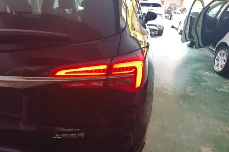Used Buick Envision 2020 28T Four-Wheel Drive Millionth Anniversary Edition Right Rear Taillight
