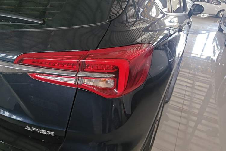 Used Buick Envision 2020 20T Two-Wheel Drive Leading Version Right Rear Taillight