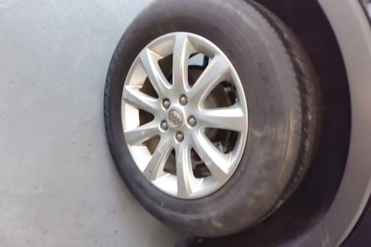 Used Buick Envision 2020 20T Two-Wheel Drive Leading Version Right Rear Wheel Hub