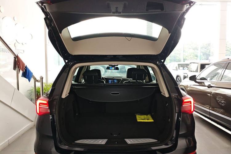 Used Buick Envision 2020 20T Two-Wheel Drive Elite Version Trunk
