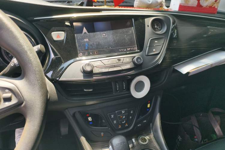 Used Buick Envision 2020 20T Two-Wheel Drive Leading Version Audio And AC Panel