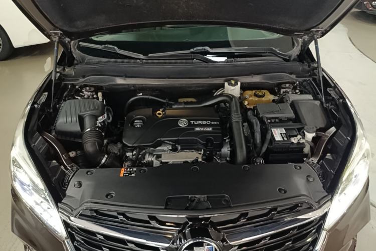 Used Buick Envision 2020 20T Two-Wheel Drive Luxury Model Engine Bay