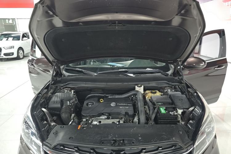 Used Buick Envision 2020 20T Two-Wheel Drive Elite Version Engine Bay
