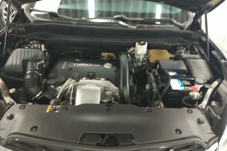 Used Buick Envision 2020 28T Four-Wheel Drive Luxury Version Engine Bay