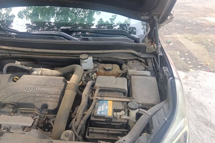 Used Buick Envision 2020 20T Two-Wheel Drive Luxury Model Engine Bay Left