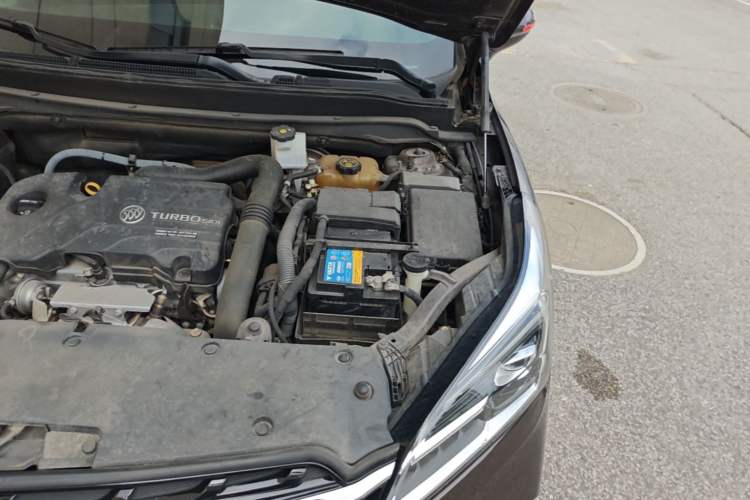 Used Buick Envision 2020 20T Two-Wheel Drive Leading Version Engine Bay Left