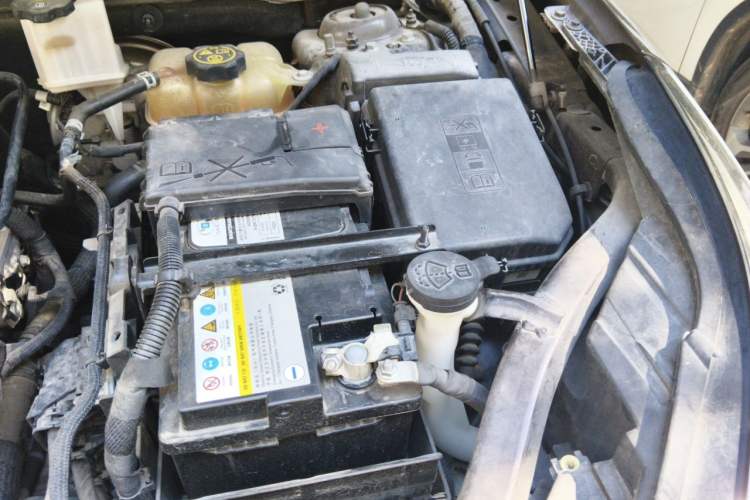 Used Buick Envision 2020 28T Four-Wheel Drive Elite Version Engine Bay Left