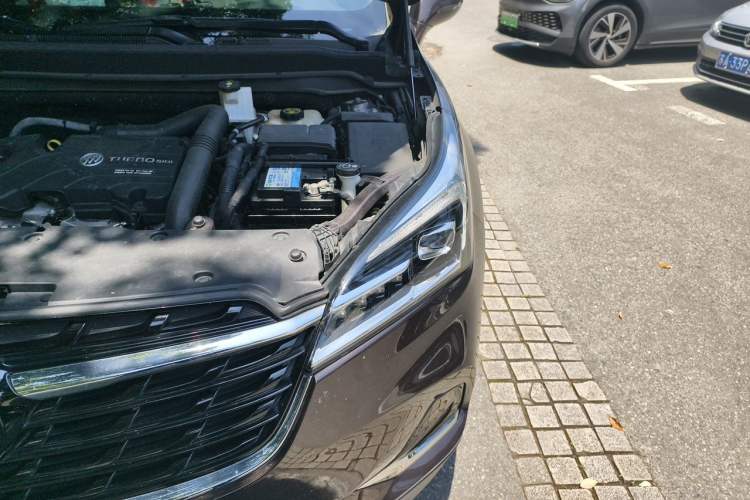 Used Buick Envision 2020 20T Two-Wheel Drive Leading Version Engine Bay Left