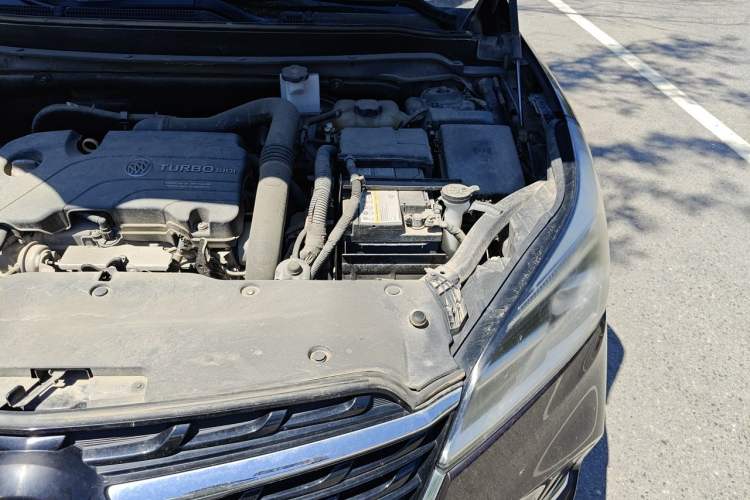 Used Buick Envision 2020 20T Two-Wheel Drive Luxury Model Engine Bay Left