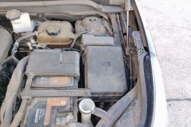 Used Buick Envision 2020 20T Two-Wheel Drive Leading Version Engine Bay Left