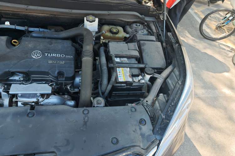 Used Buick Envision 2020 20T Two-Wheel Drive Luxury Model Engine Bay Left