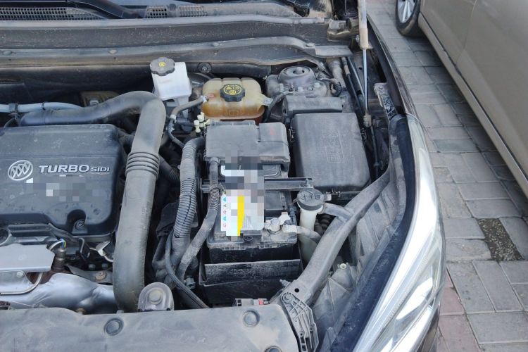 Used Buick Envision 2020 20T Two-Wheel Drive Elite Version Engine Bay Left
