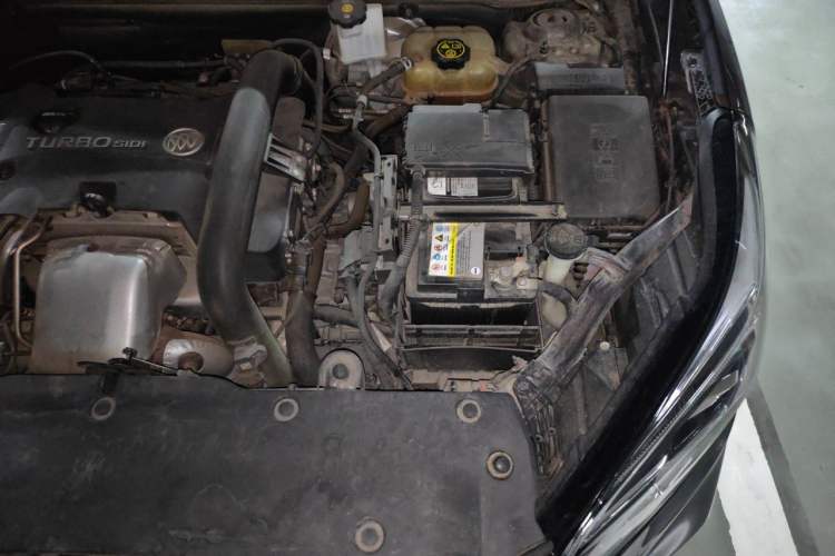 Used Buick Envision 2020 28T Four-Wheel Drive Luxury Version Engine Bay Left