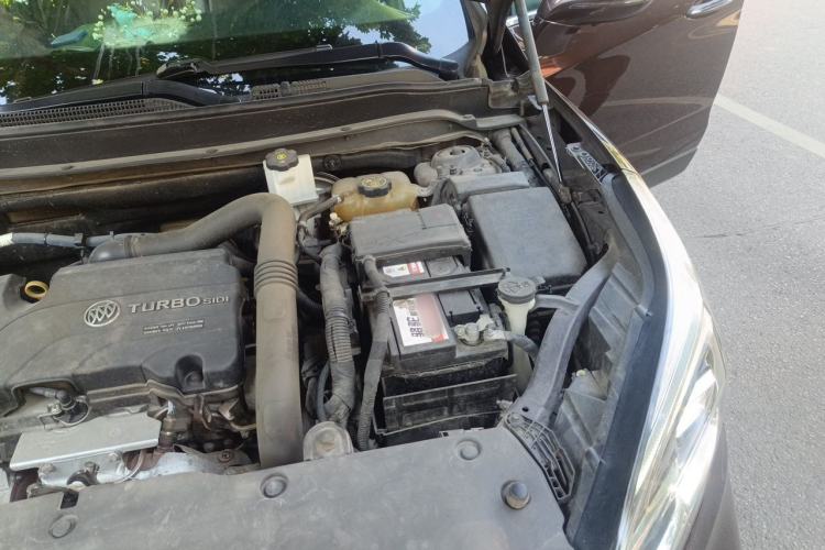 Used Buick Envision 2020 20T Two-Wheel Drive Luxury Model Engine Bay Left