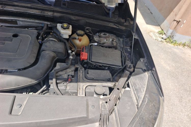 Used Buick Envision 2020 Encore S 652T All-Wheel-Drive Avenir Engine Bay Left