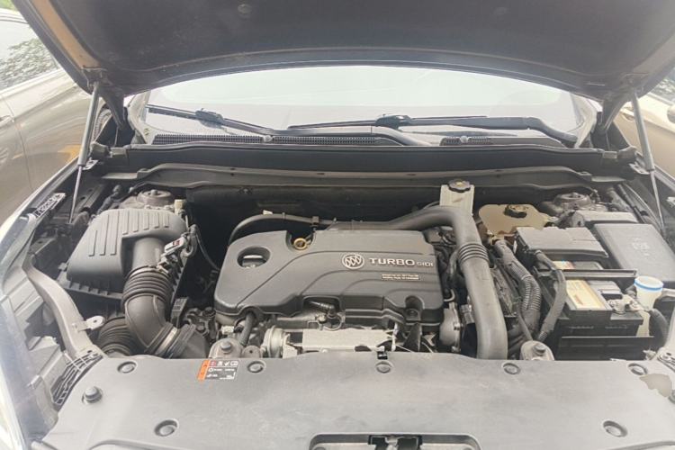 Used Buick Envision 2020 20T Two-Wheel Drive Elite Version Engine Bay
