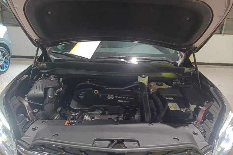 Used Buick Envision 2020 20T Two-Wheel Drive Elite Version Engine Bay
