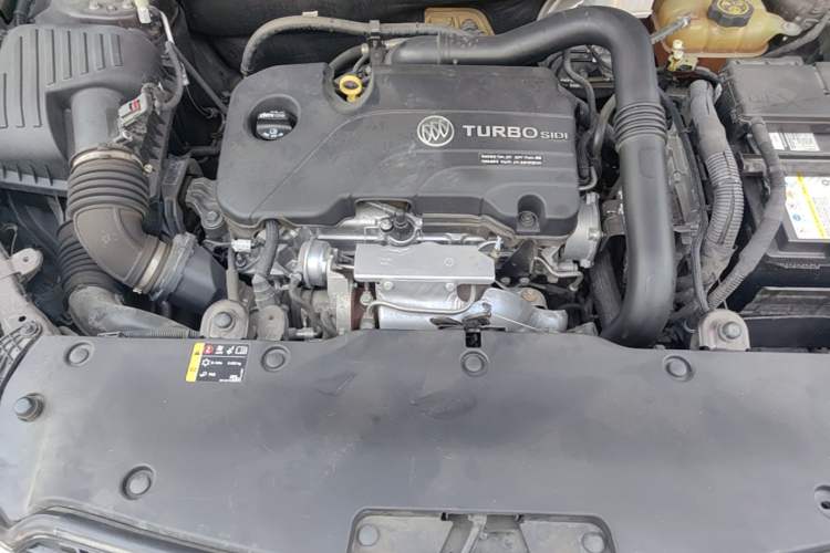 Used Buick Envision 2020 20T Two-Wheel Drive Luxury Model Engine Bay