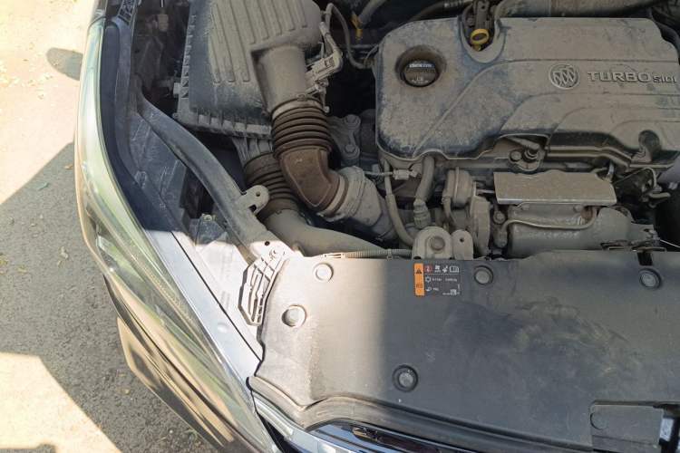 Used Buick Envision 2020 20T Two-Wheel Drive Elite Version Engine Bay Right