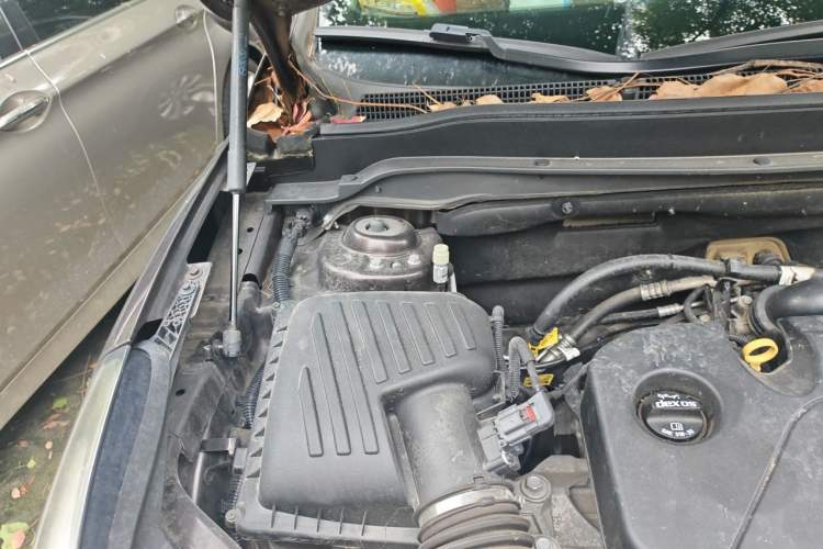 Used Buick Envision 2020 20T Two-Wheel Drive Elite Version Engine Bay Right