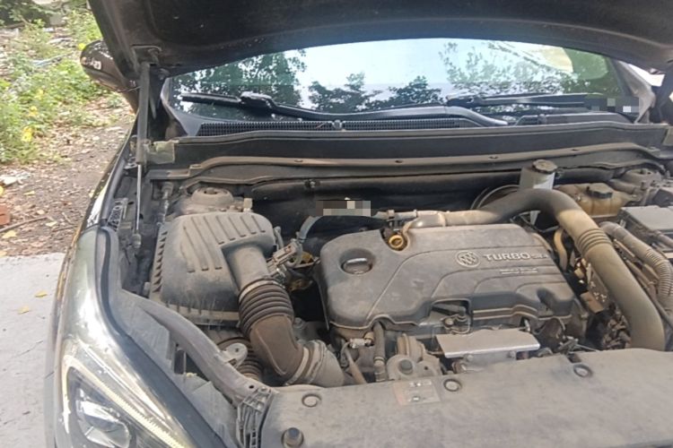 Used Buick Envision 2020 20T Two-Wheel Drive Luxury Model Engine Bay Right