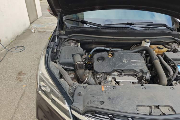 Used Buick Envision 2020 20T Two-Wheel Drive Leading Version Engine Bay Right