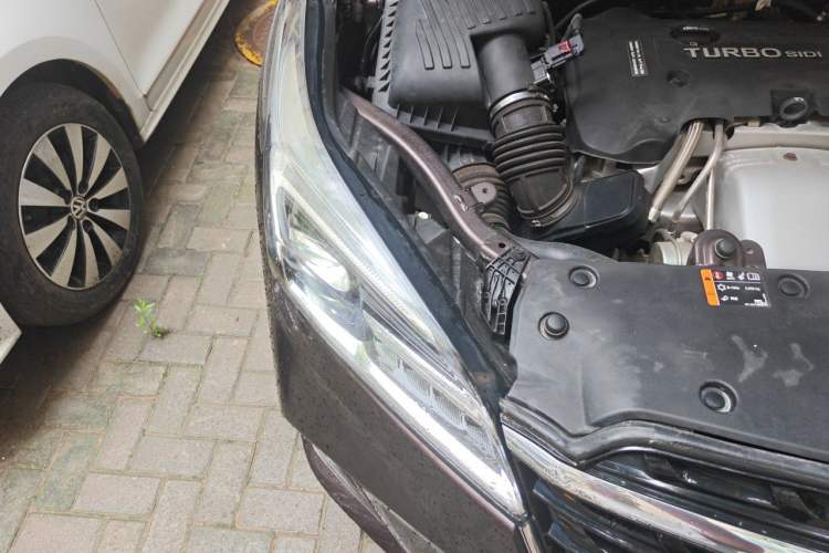 Used Buick Envision 2020 28T Four-Wheel Drive Luxury Version Engine Bay Right