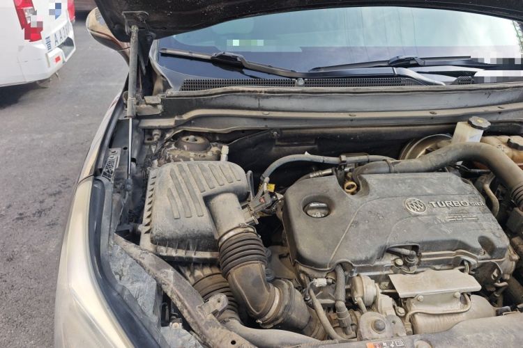 Used Buick Envision 2020 20T Two-Wheel Drive Elite Version Engine Bay Right
