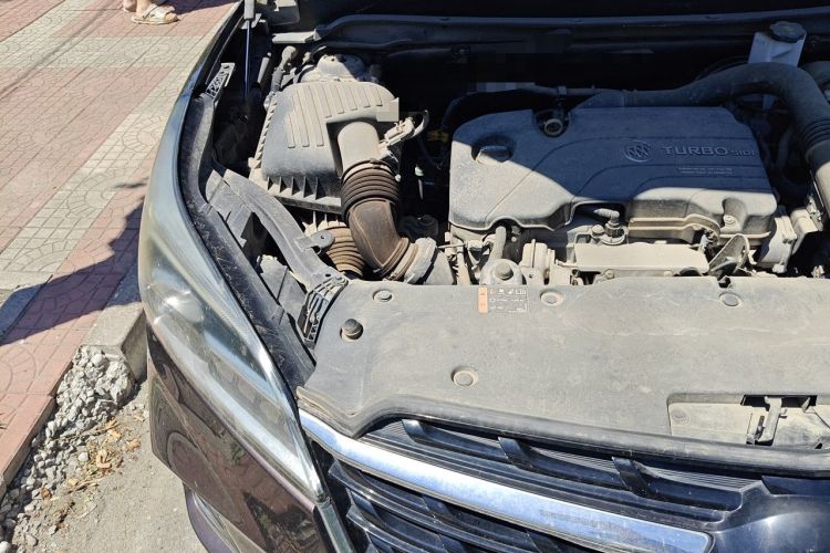 Used Buick Envision 2020 20T Two-Wheel Drive Luxury Model Engine Bay Right