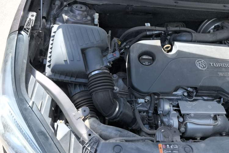 Used Buick Envision 2020 20T Two-Wheel Drive Elite Version Engine Bay Right