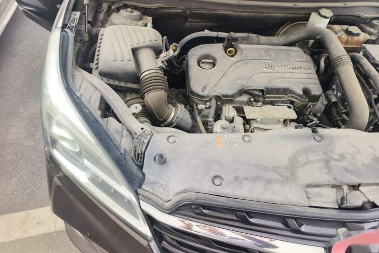 Used Buick Envision 2020 20T Two-Wheel Drive Leading Version Engine Bay Right