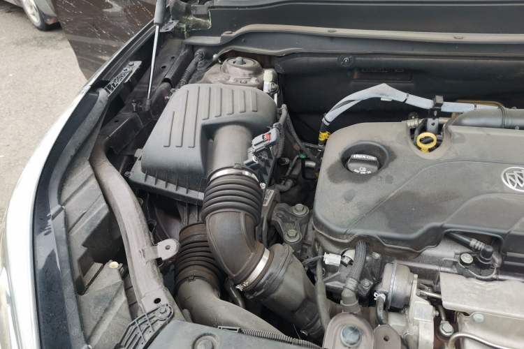 Used Buick Envision 2020 20T Two-Wheel Drive Luxury Model Engine Bay Right