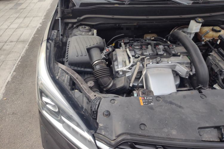 Used Buick Envision 2020 28T Four-Wheel Drive Elite Version Engine Bay Right