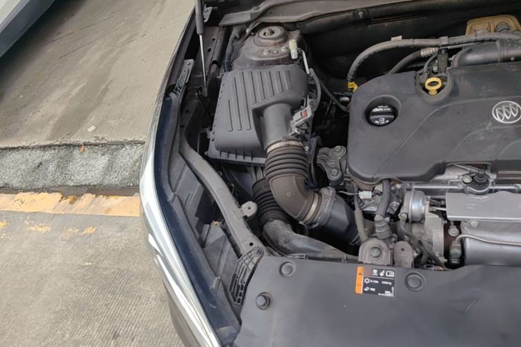 Used Buick Envision 2020 20T Two-Wheel Drive Luxury Model Engine Bay Right