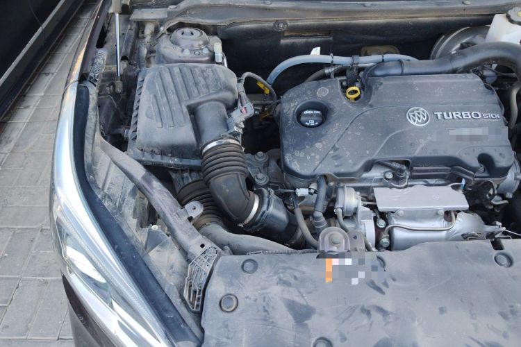 Used Buick Envision 2020 20T Two-Wheel Drive Elite Version Engine Bay Right