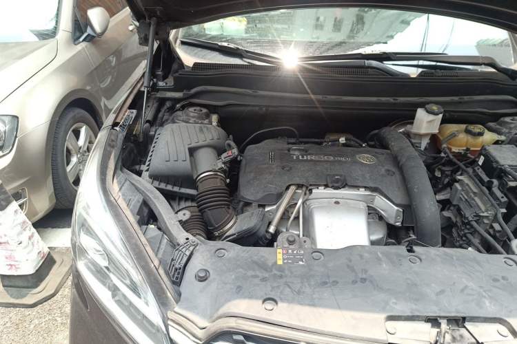 Used Buick Envision 2020 28T Four-Wheel Drive Elite Version Engine Bay Right