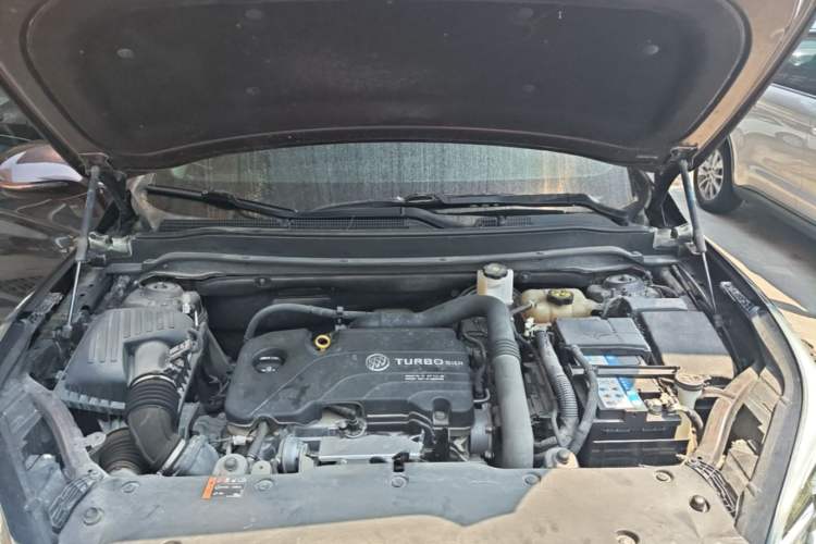 Used Buick Envision 2020 20T Two-Wheel Drive Elite Version Engine Bay