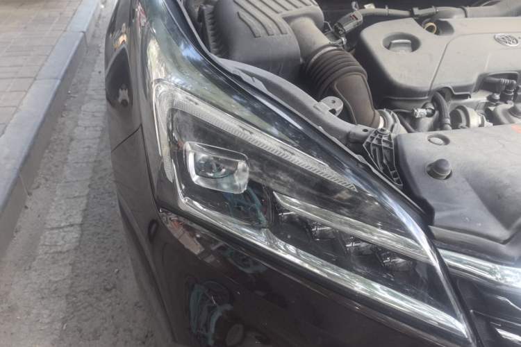 Used Buick Envision 2020 20T Two-Wheel Drive Luxury Model Exterior 6