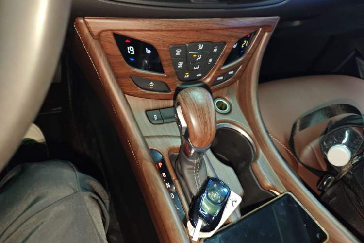 Used Buick Envision 2020 28T Four-Wheel Drive Elite Version Gear Lever