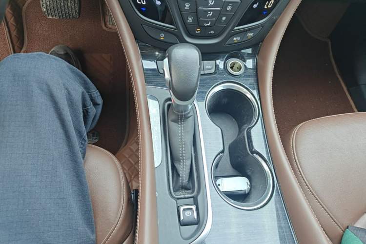 Used Buick Envision 2020 28T Four-Wheel Drive Elite Version Gear Lever