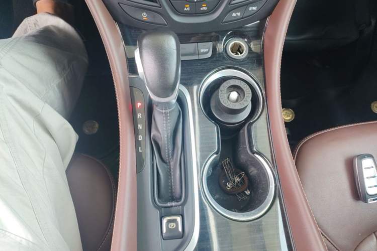 Used Buick Envision 2020 28T Four-Wheel Drive Elite Version Gear Lever