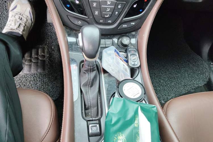 Used Buick Envision 2020 28T Four-Wheel Drive Elite Version Gear Lever