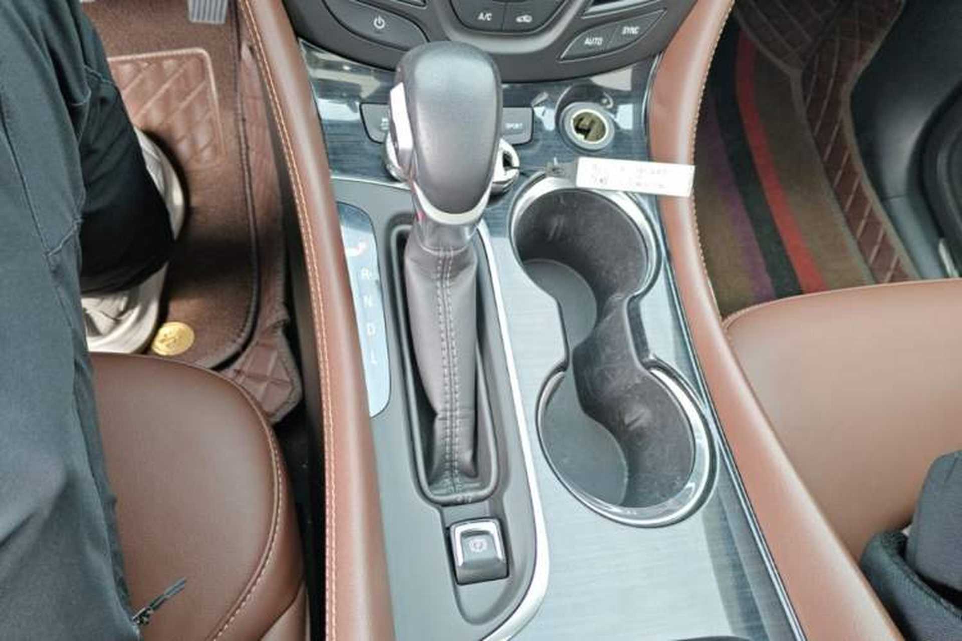 Used Buick Envision 2020 28T Four-Wheel Drive Elite Version Gear Lever