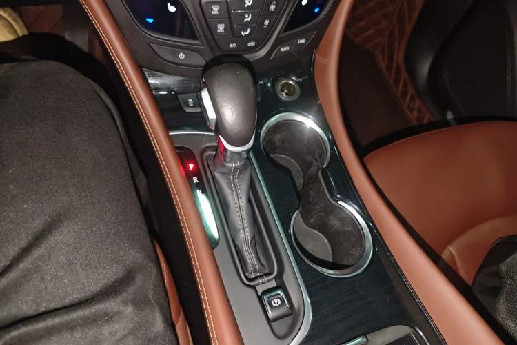 Used Buick Envision 2020 28T Four-Wheel Drive Elite Version Gear Lever