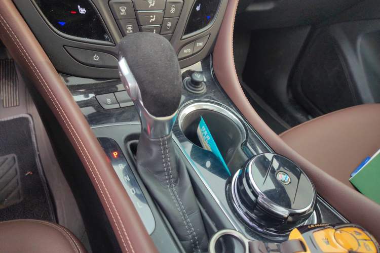 Used Buick Envision 2020 28T Four-Wheel Drive Elite Version Gear Lever