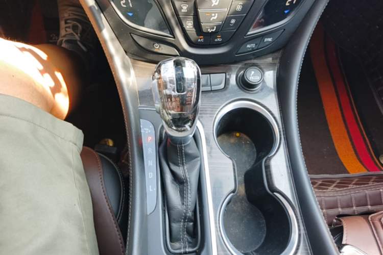Used Buick Envision 2020 20T Two-Wheel Drive Leading Version Gear Lever